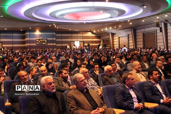 تجلیل از650 نفر از قهرمانان و مدال‌آوران ورزش خراسان جنوبی