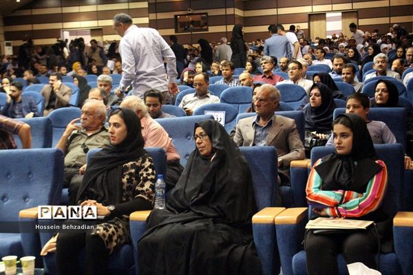 تجلیل از650 نفر از قهرمانان و مدال‌آوران ورزش خراسان جنوبی