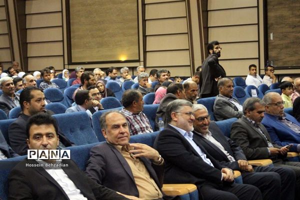 تجلیل از650 نفر از قهرمانان و مدال‌آوران ورزش خراسان جنوبی