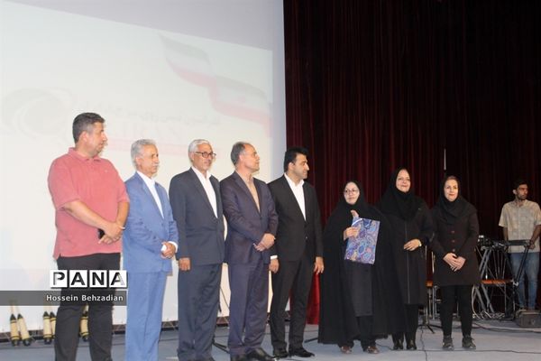 تجلیل از650 نفر از قهرمانان و مدال‌آوران ورزش خراسان جنوبی