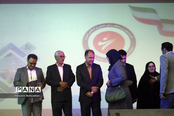 تجلیل از650 نفر از قهرمانان و مدال‌آوران ورزش خراسان جنوبی