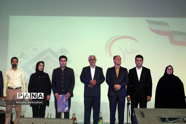 تجلیل از650 نفر از قهرمانان و مدال‌آوران ورزش خراسان جنوبی