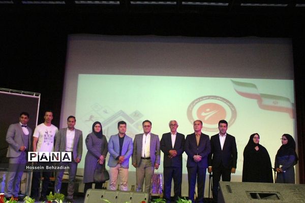 تجلیل از650 نفر از قهرمانان و مدال‌آوران ورزش خراسان جنوبی