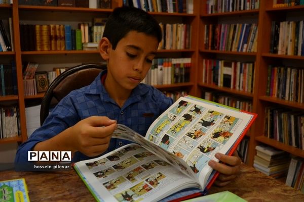 یک روز درکتاب فروشی کتاب شهر ایران