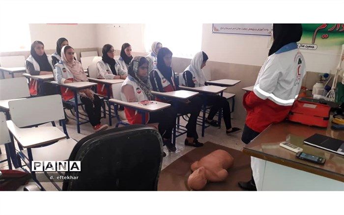 اجرای دوره بازآموزی طرح ملی دادرس آموزشگاههای برگزیده شهرستان خنج