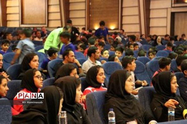 آیین تجلیل از قهرمانان و فعالان ورزش استان در سال 1397