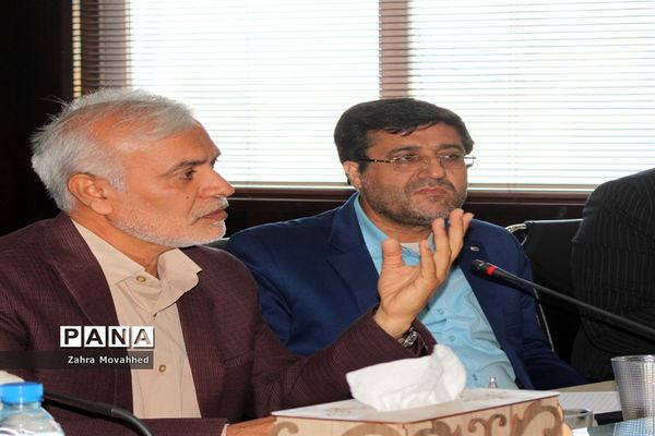 جلسه کار گروه استانی سرویس مدارس استان بوشهر