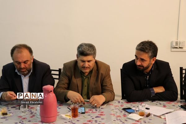 نشست کمیته اجرایی ساماندهی لباس فرم