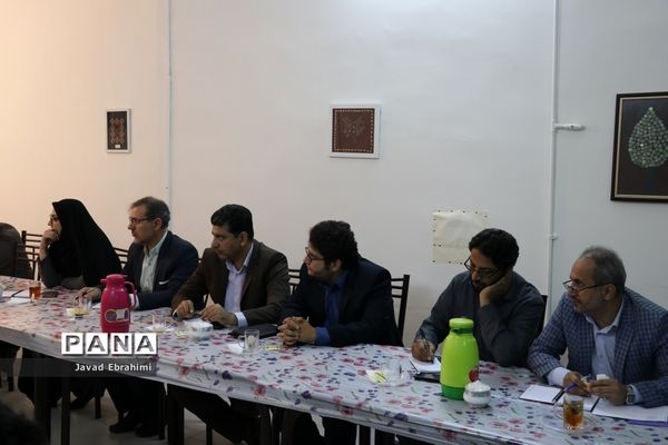 نشست کمیته اجرایی ساماندهی لباس فرم