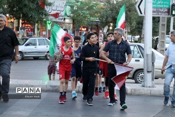 حمل پرچم مقدس جمهوری اسلامی به‌مناسبت هفته مبارزه با مواد مخدر