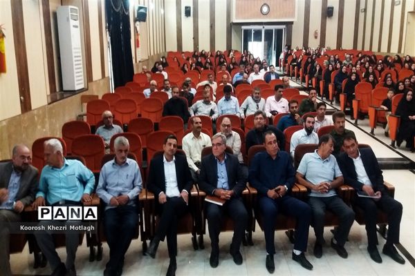 تجلیل از فرهنگیان ممتاز مسابقات  قرآن، عترت و نماز، فرهنگی  هنری و ورزشی در شهرستان کازرون