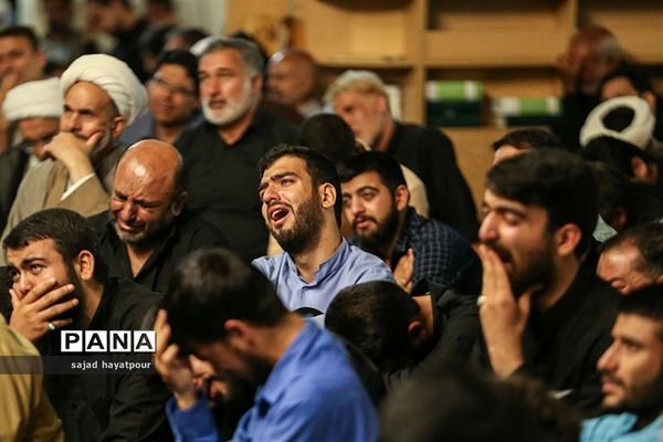 تشییع پیکر شهید گمنام در حرم حضرت معصومه (س)