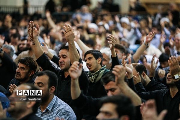 تشییع پیکر شهید گمنام در حرم حضرت معصومه (س)
