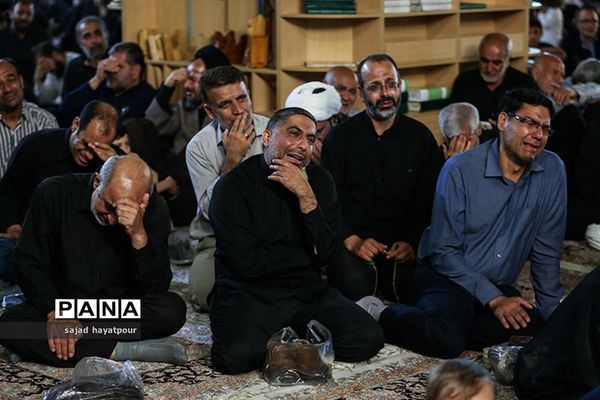 تشییع پیکر شهید گمنام در حرم حضرت معصومه (س)