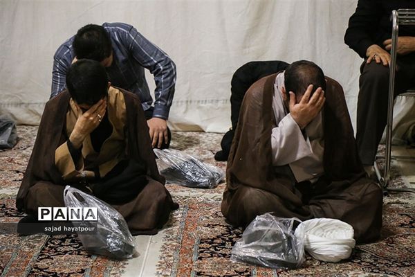 تشییع پیکر شهید گمنام در حرم حضرت معصومه (س)