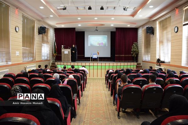 دوره آموزش اصول خبرنویسی و عکاسی دانش‌آموزان بناب