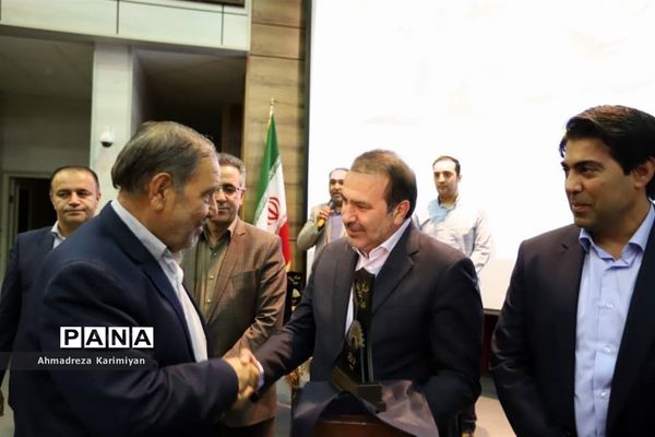 مراسم تجلیل از کارآفرینان برتر شاهد و ایثارگر استان فارس