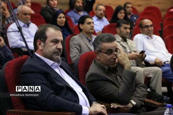 مراسم تجلیل از کارآفرینان برتر شاهد و ایثارگر استان فارس