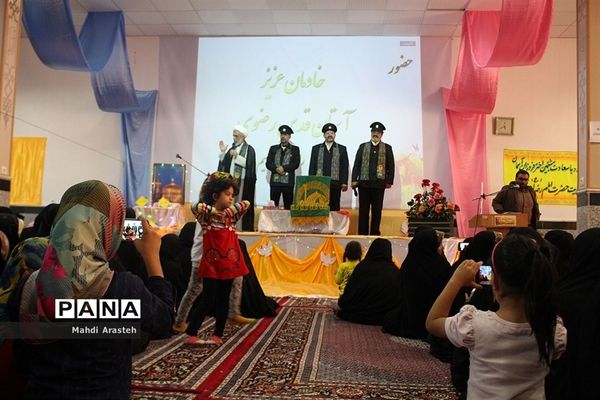 ورود کاروان زیرسایه خورشید مراسم جشن بانوان خادم‌یار رضوی در شهرستان بیرجند