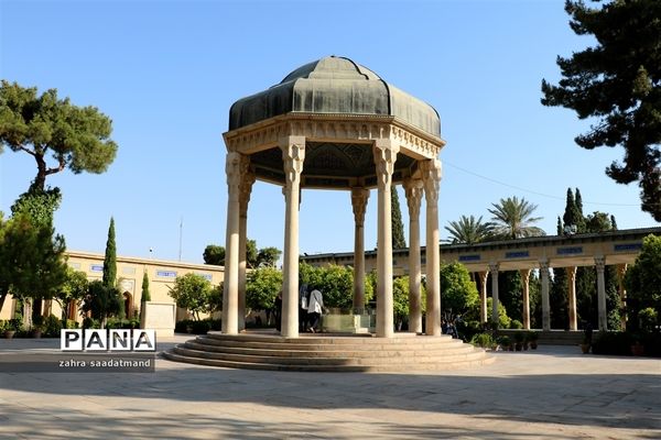 حضور گردشگران خارجی در اماکن گردشگری شیراز