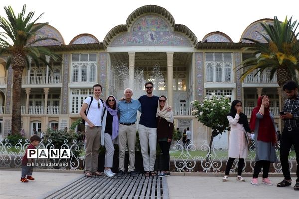 حضور گردشگران خارجی در اماکن گردشگری شیراز