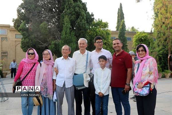 حضور گردشگران خارجی در اماکن گردشگری شیراز