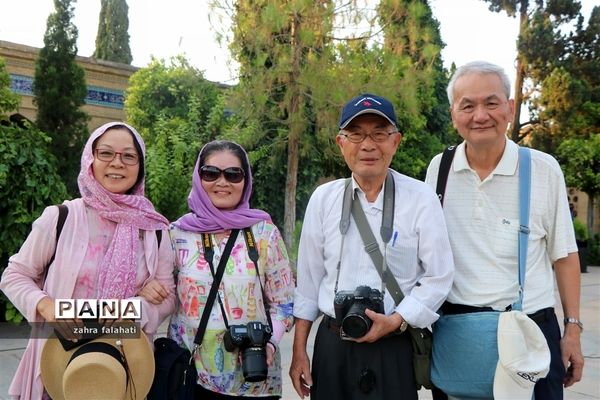 حضور گردشگران خارجی در اماکن گردشگری شیراز