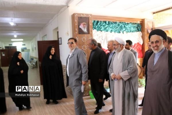 بازدید معاون حقوقی وزارت آموزش و پرورش از مدارس بیرجند و خوسف