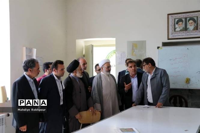بازدید معاون حقوقی وزارت آموزش و پرورش از مدارس بیرجند و خوسف