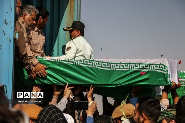 بازگشت پیکر پاک 44تن از شهدای جنگ تحمیلی از مرز شلمچه به میهن