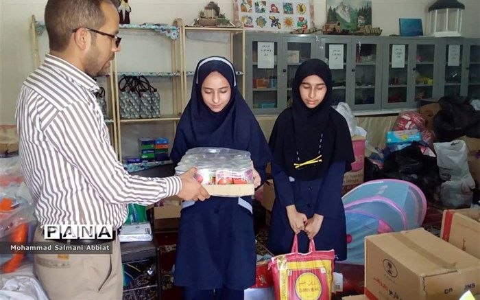 کمک های دانش آموزان و فرهنگیان  ناحیه یک اهواز به مناطق کم برخوردار رسید