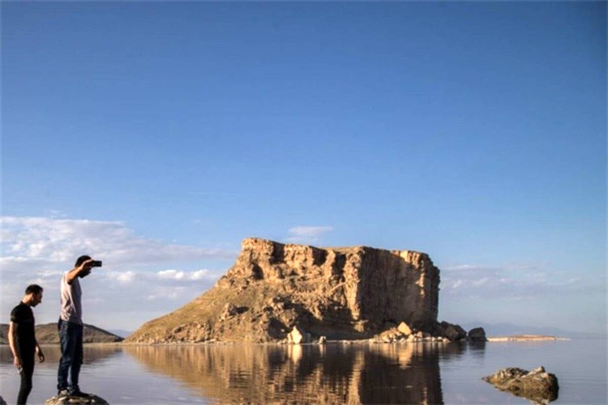 تراز دریاچه ارومیه نسبت به سال گذشته یک متر افزایش داشته است