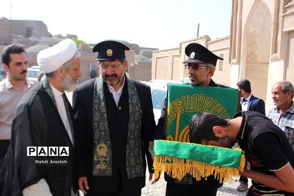 ورود کاروان زیرسایه خورشید به شهرستان دیارگل‌های نرگس استان خراسان جنوبی