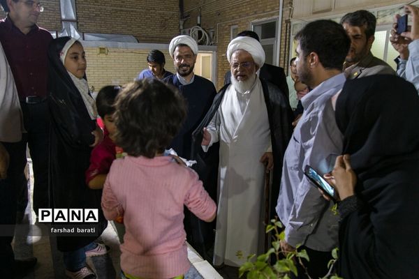نمایشگاه نقاشی و سفالگری کودکان در دفتر امام جمعه یزد