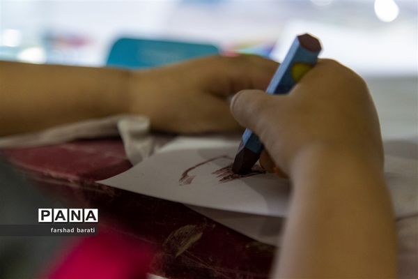 نمایشگاه نقاشی و سفالگری کودکان در دفتر امام جمعه یزد