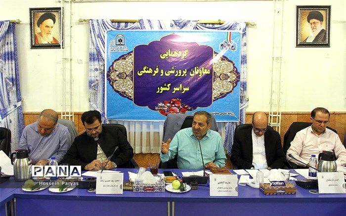 علیرضا کاظمی: به عنوان پدران حوزه تعلیم و تربیت نگاه دلسوزانه به فعالیت‌های سازمان دانش‌آموزی داشته باشید