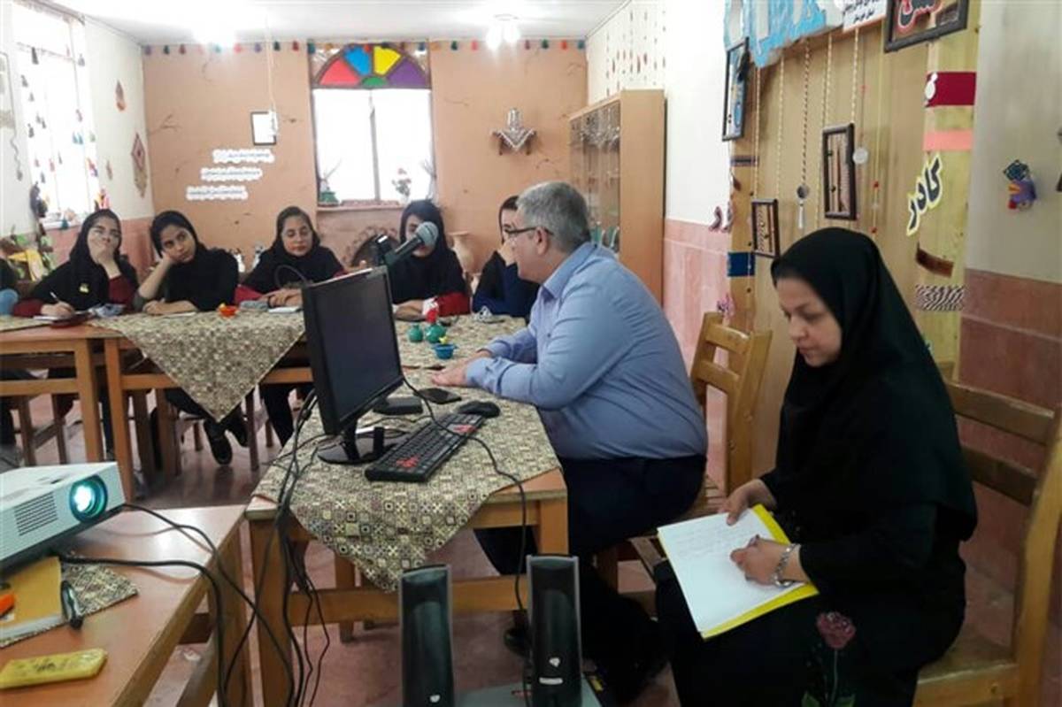 دومین نشست تخصصی انجمن عکاسی روزنه در اهواز