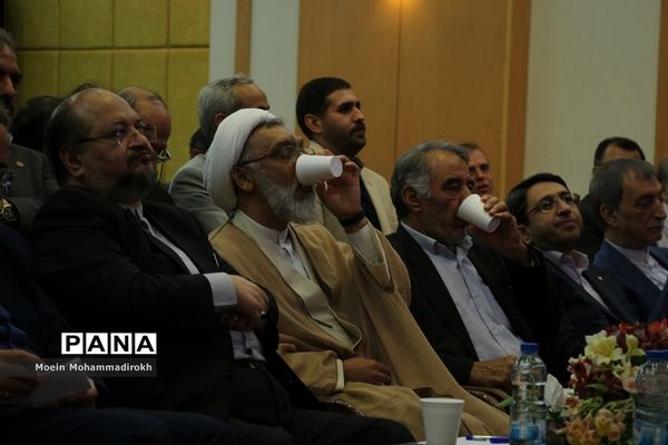 مراسم اختتامیه تجلیل از خیرین و نیکوکاران برگزیده بهزیستی سراسر کشور