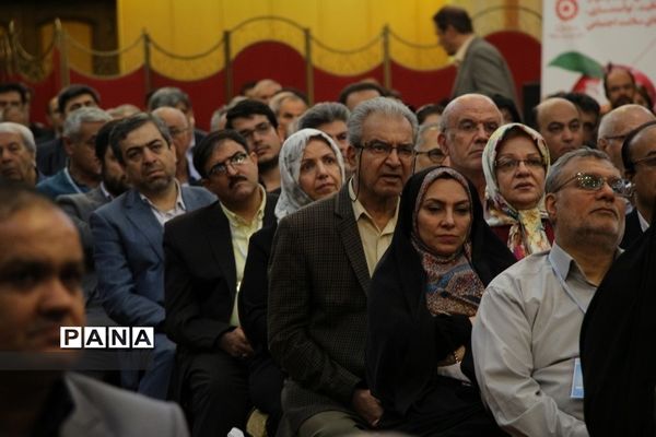 مراسم اختتامیه تجلیل از خیرین و نیکوکاران برگزیده بهزیستی سراسر کشور