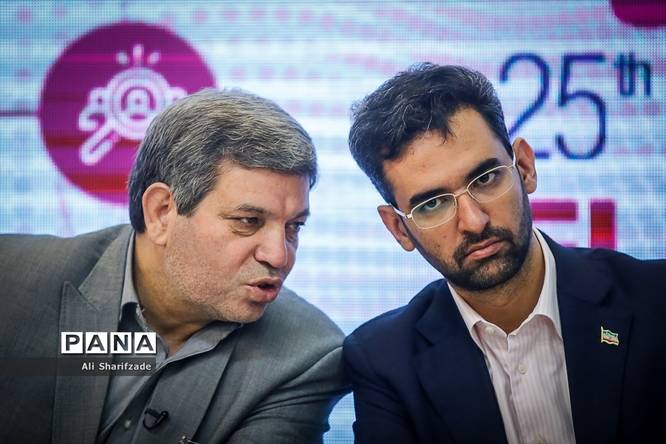 امضای تفاهمنامه بین وزارت ارتباطات و وزارت آموزش و پرورش با موضوع هوشمندسازی مدارس