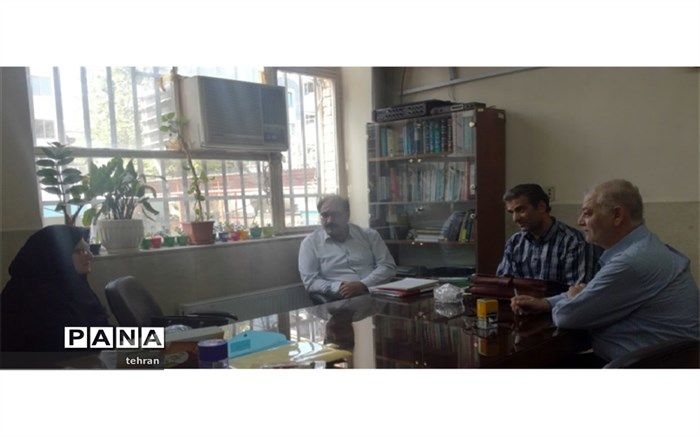 مدیر منطقه 7 بر گفتگو با راهبران تربیتی مدارس در نظارت ها تاکید کرد