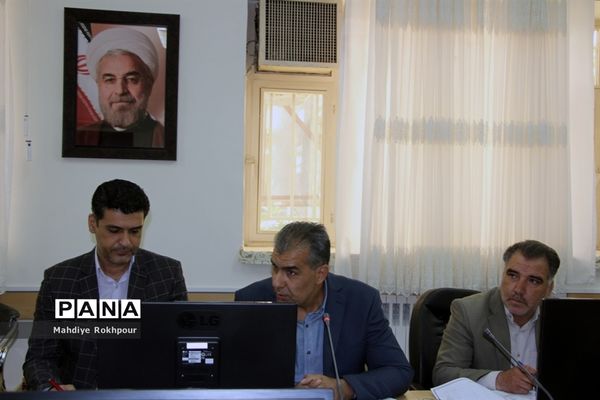 چهارمین نشست کارگروه ساماندهی ونظارت بر لباس فرم مدارس
