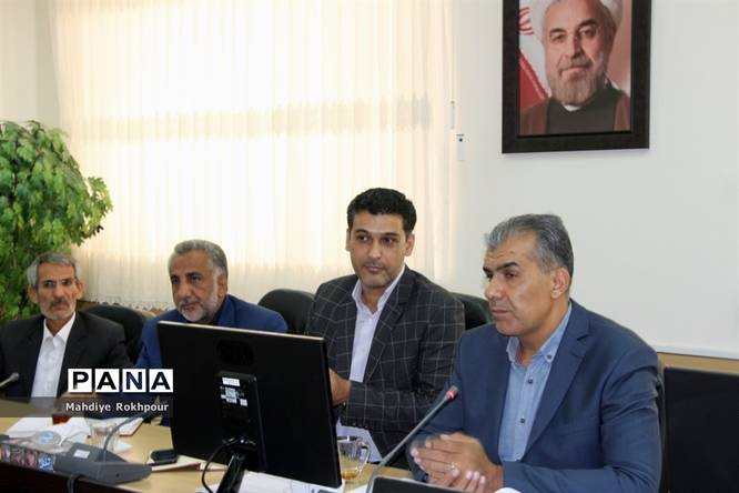 چهارمین نشست کارگروه ساماندهی ونظارت بر لباس فرم مدارس