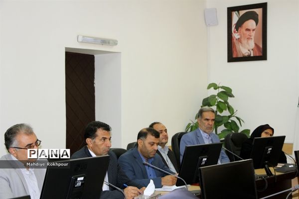 چهارمین نشست کارگروه ساماندهی ونظارت بر لباس فرم مدارس