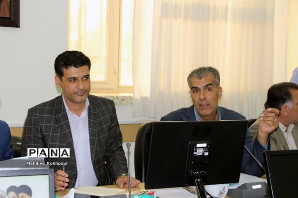چهارمین نشست کارگروه ساماندهی ونظارت بر لباس فرم مدارس