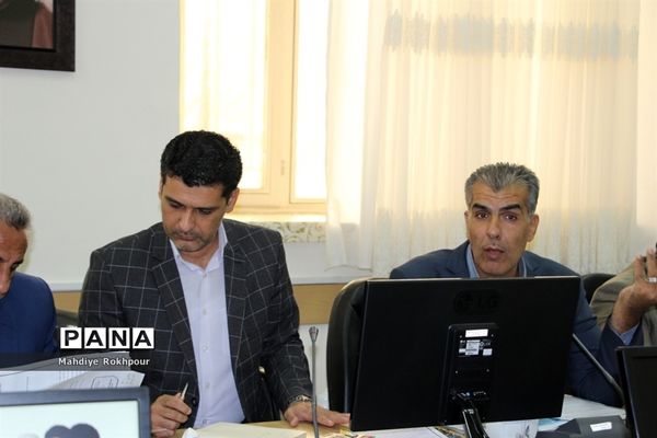 چهارمین نشست کارگروه ساماندهی ونظارت بر لباس فرم مدارس