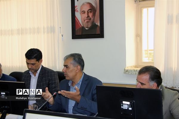 چهارمین نشست کارگروه ساماندهی ونظارت بر لباس فرم مدارس