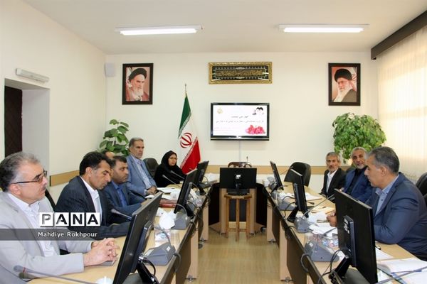 چهارمین نشست کارگروه ساماندهی ونظارت بر لباس فرم مدارس