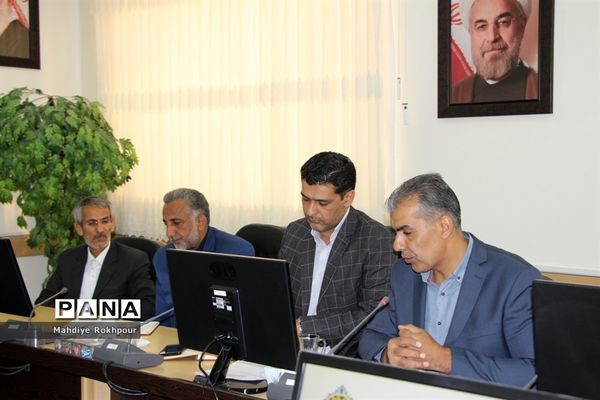 چهارمین نشست کارگروه ساماندهی ونظارت بر لباس فرم مدارس