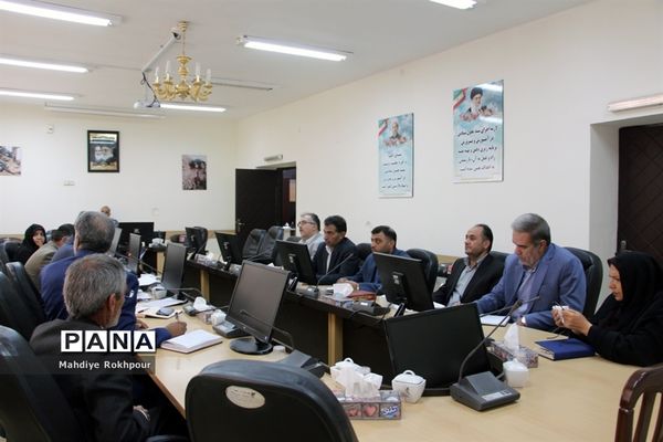 چهارمین نشست کارگروه ساماندهی ونظارت بر لباس فرم مدارس
